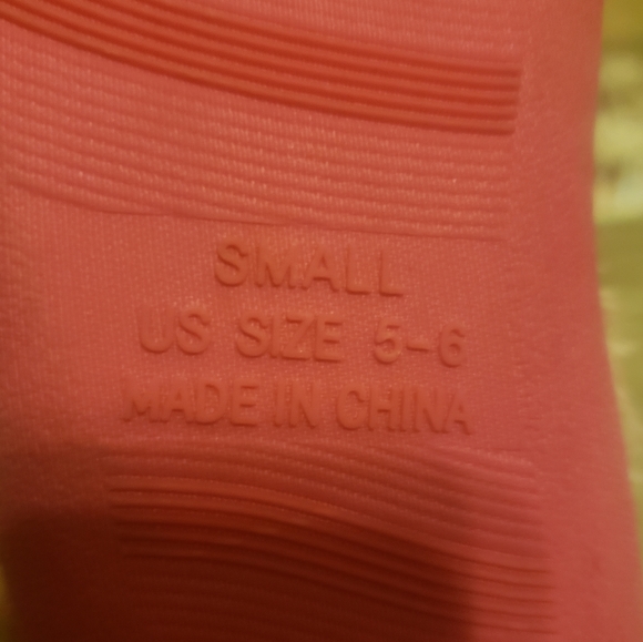 Slippers - Picture 3 of 3